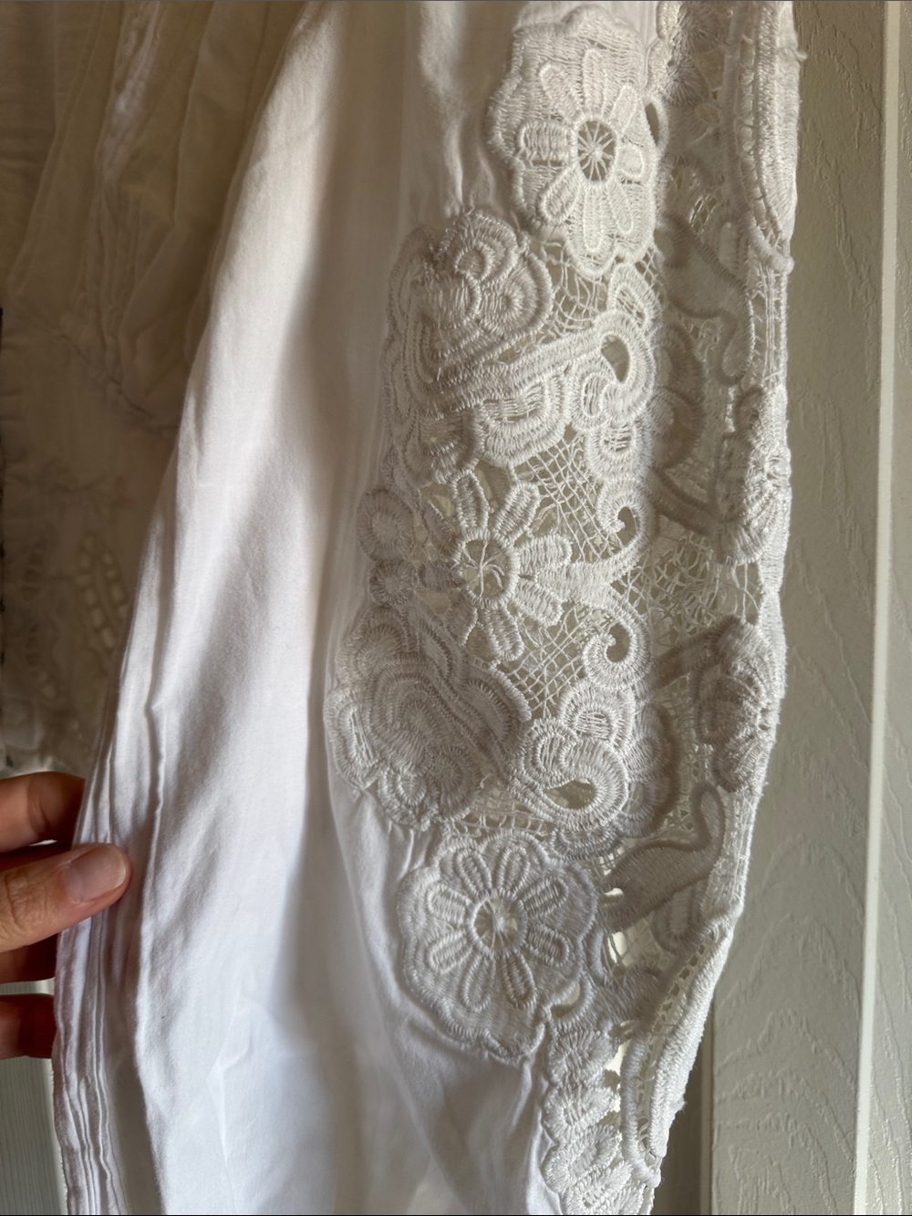 Farm Rio Cropped Embroidered top - Picture 4 of 7